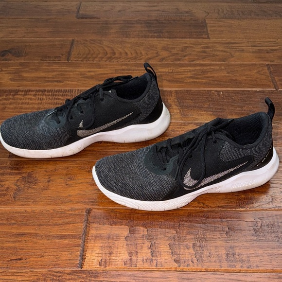 Nike Women's Flex Experience Run 10 Running Shoe, size 9.5 - Picture 4 of 9